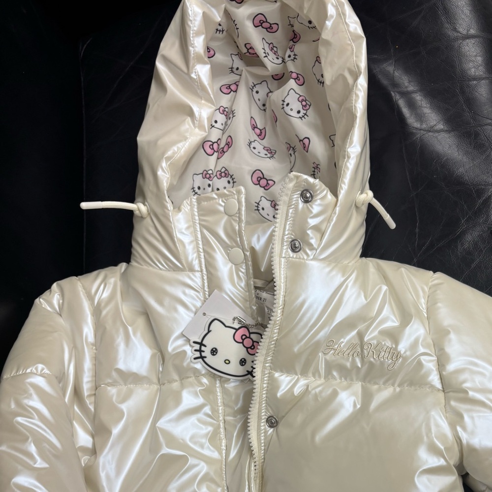NWT Hello Kitty White Puffer Kids Jacket Sz 9/10 - Picture 5 of 15